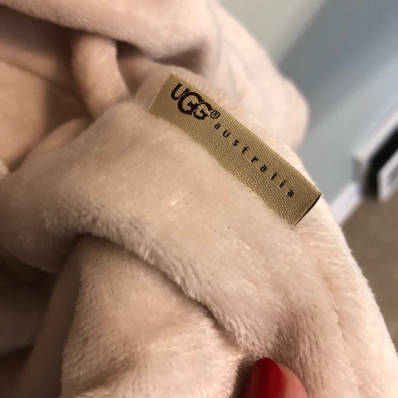 UGG fleece Oversized Cardigan Wrap - Picture 6 of 6